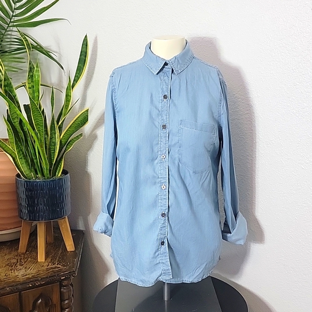 NWT Small Blue Long Sleeve Button up, relaxed fit soft and comfy